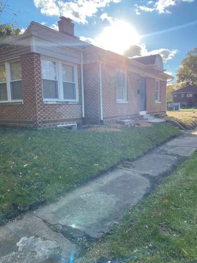 Main picture of 4200 Van Buren St