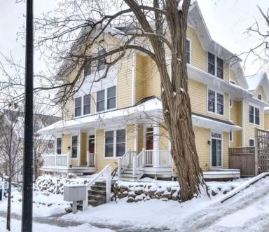 Main picture of 924 Catherine St