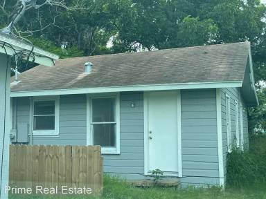 Main picture of 2715 1/2 Marguerite St