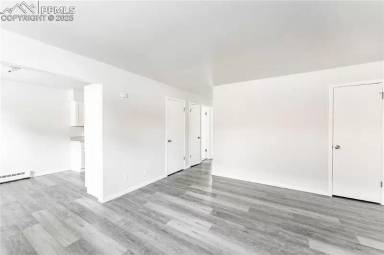 Main picture of 2155 King St