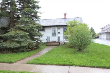 Main picture of 1483 S 97th St