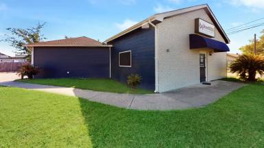 Main picture of 1227 S College Ave