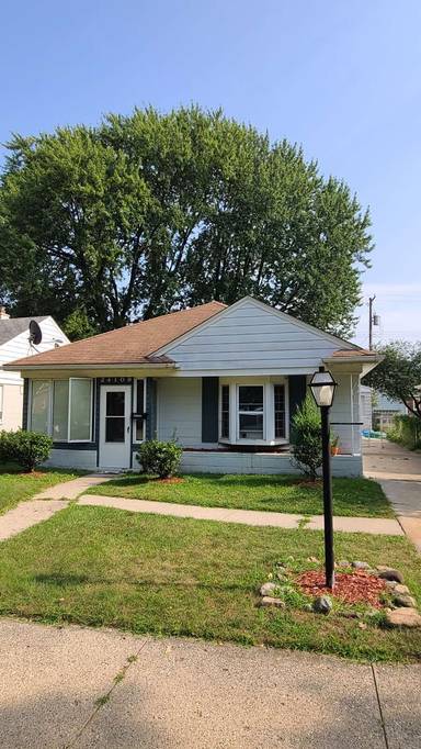 Main picture of 24109 Carlysle St