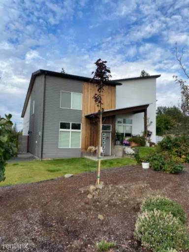 Main picture of 1331 E 29th Ave