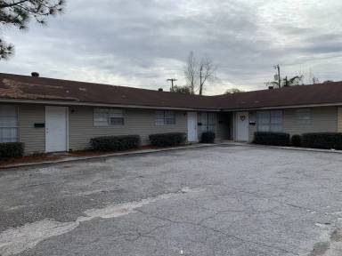 Main picture of 4005 Camellia Dr