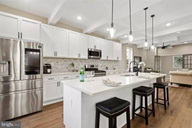 Main picture of 4018 Liberty Heights Ave