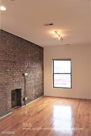 Main picture of 1210 W Foster Ave