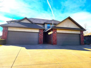 Main picture of 13705 Oxford Dr