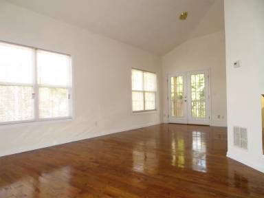 Main picture of 8802 Fairview Blf