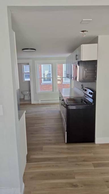 Main picture of 8 Meade St