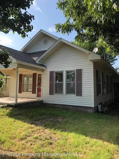 Main picture of 405 W Choctaw Ave