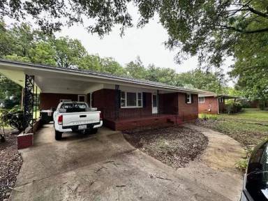 Main picture of 211 W Horah St
