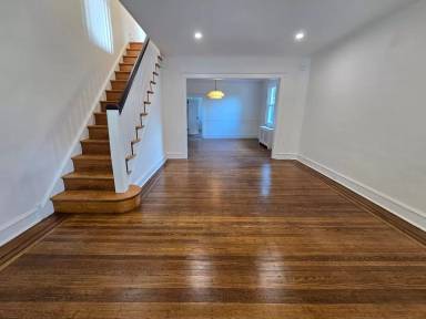 Main picture of 2116 Poplar St