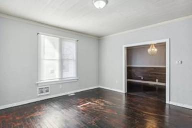 Main picture of 1527 S Water St