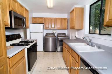 Main picture of 6619 Nestle Ave