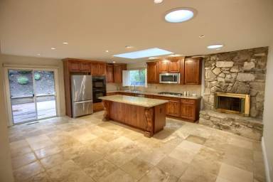 Main picture of 243 More Ave