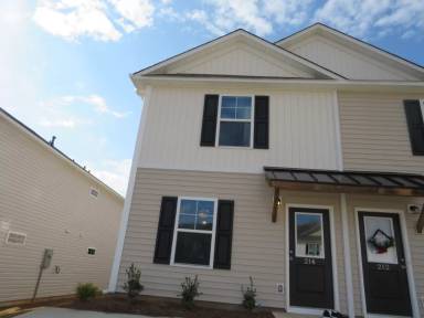 Main picture of 214 Royal Way