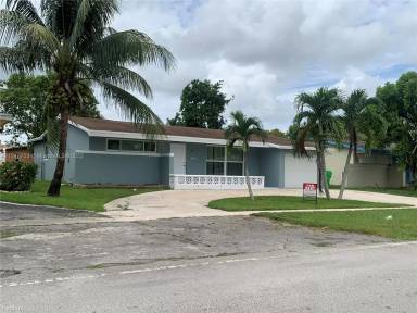 Main picture of 8430 NW 25th Ct