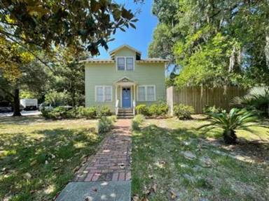 Main picture of 1035 NE 3rd Ave