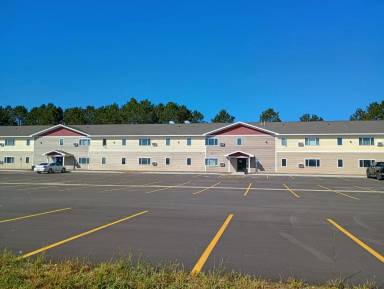 Main picture of Pine Crest Apartments