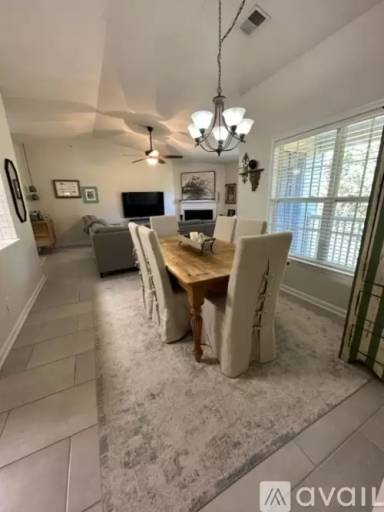 Main picture of 6118 Hedgecock Cir