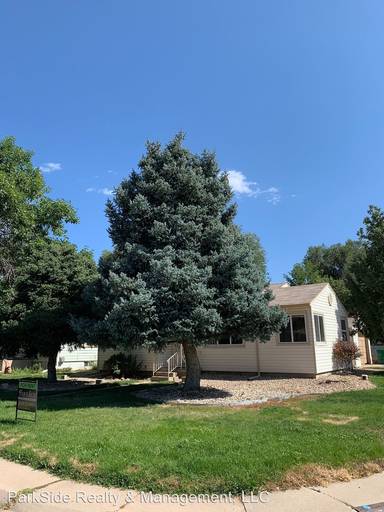 Main picture of 4690 S Pennsylvania St