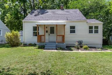 Main picture of 631 S Kentwood Ave