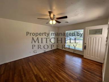 Main picture of 4103 S Lipscomb St