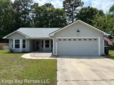 Main picture of 100 Honeysuckle Rd