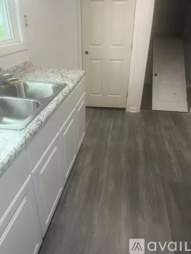 Main picture of 601 10th Ave