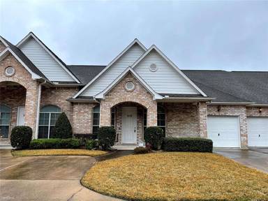 Main picture of Regency Oaks