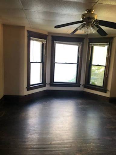 Main picture of 1522 Woodland Ave NW