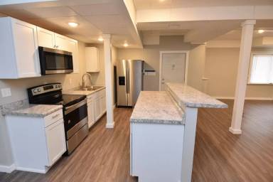 Main picture of 3001 Lakeshore Dr