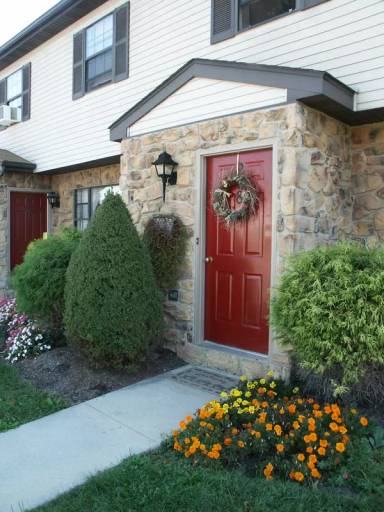 Main picture of 210 Magnolia Dr