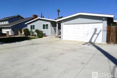 Main picture of 1515 E Rowland Ave