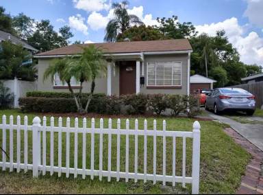 Main picture of 1010 N Fern Creek Ave