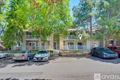 Main picture of 902 Walden