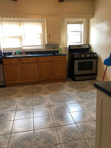 Main picture of 6135 Spencer Ave