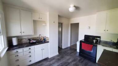 Main picture of 621 3rd St NW