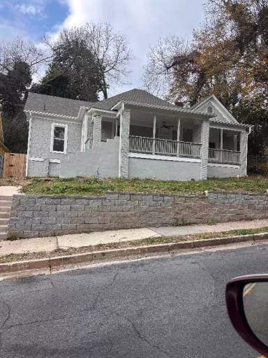 Main picture of 7 Myrtle St SW