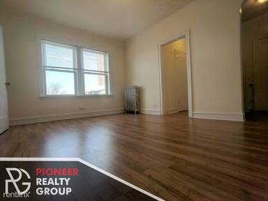 Main picture of 2536 N Sawyer Ave Apartments