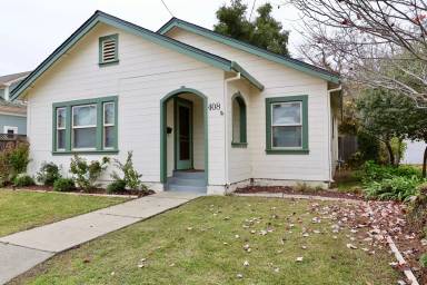 Main picture of 408 1st St