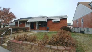 Main picture of 4415 Buchanan Ave