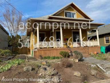 Main picture of 3105 SE Main St