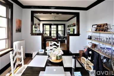 Main picture of 3825 N Drake Ave
