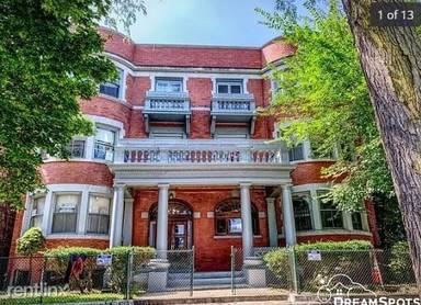 Main picture of 5124 S Michigan Ave