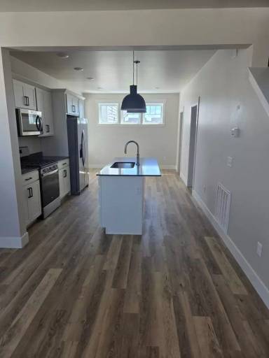 Main picture of 1845 St Peter Ln