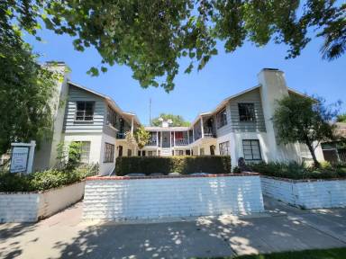 Main picture of 455 W Riverside Dr