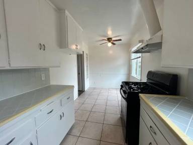 Main picture of 5520 Orange Ave