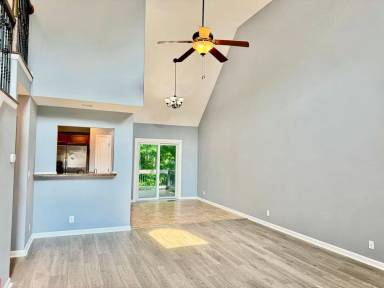 Main picture of 660 Deer Ridge Dr